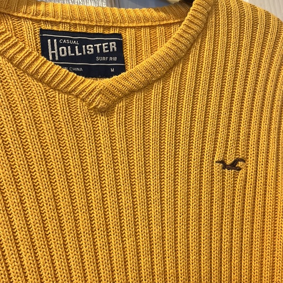 Hollister Yellow Sweater For Women Size Medium - Picture 3 of 7